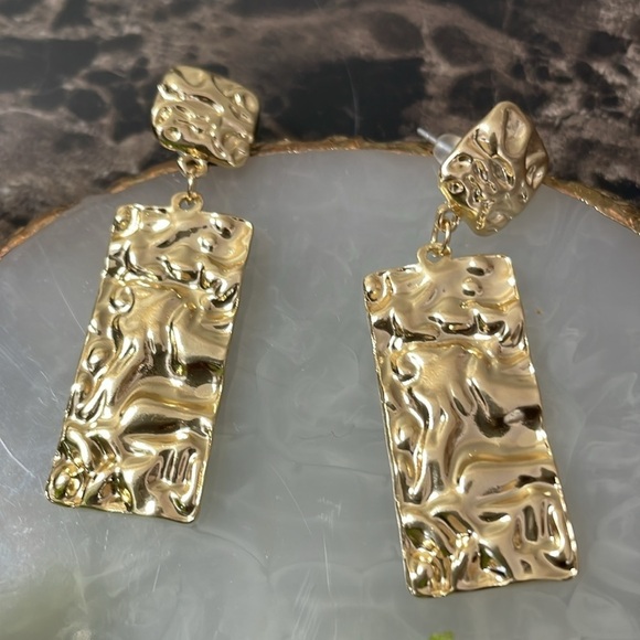 Fashion Nova Gold Hammered Square Drop Earrings - Picture 10 of 15